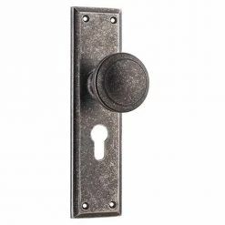 TRADCO MILTON DOOR KNOB ON PLATE