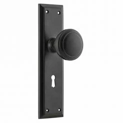TRADCO MILTON DOOR KNOB ON PLATE