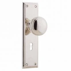 TRADCO MILTON DOOR KNOB ON PLATE